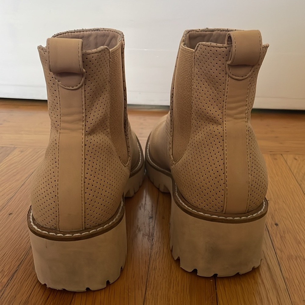 Cream boots - Picture 8 of 8
